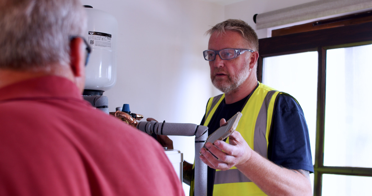 Heat pump installer showing myvaillant app